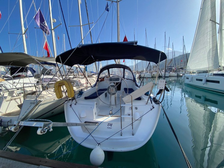 Sun Odyssey 32i - Boatscribe.com