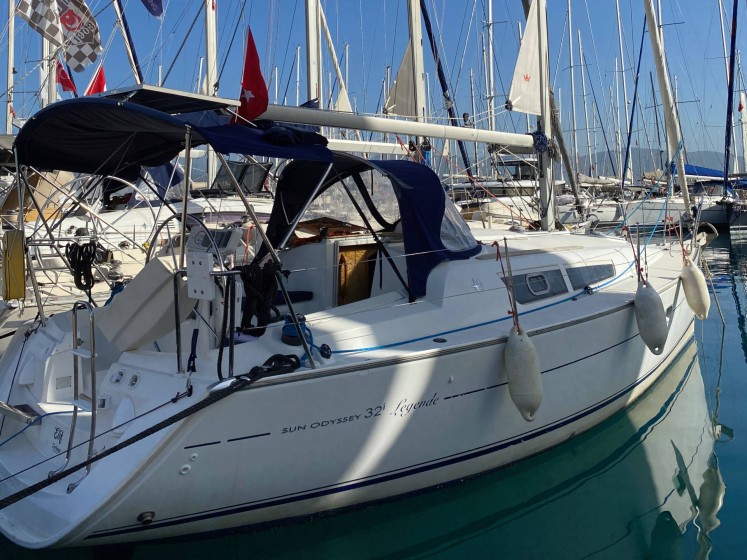 Sun Odyssey 32i - Boatscribe.com