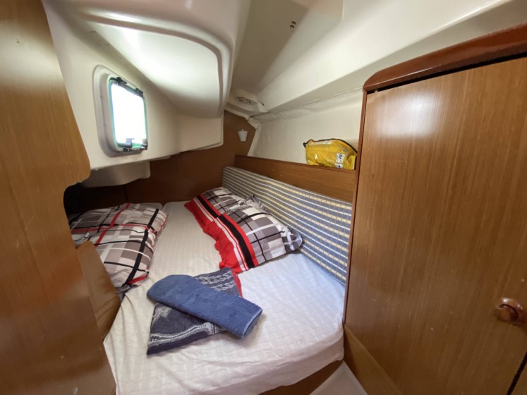 Sun Odyssey 32i - Boatscribe.com