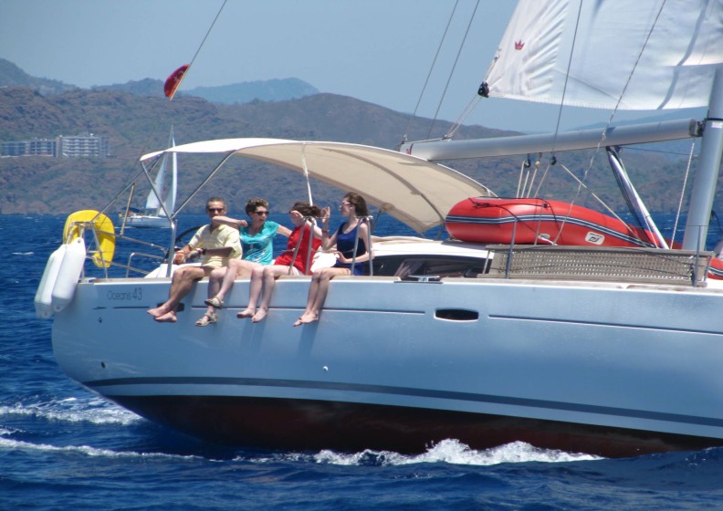 Oceanis 43 - Boatscribe.com