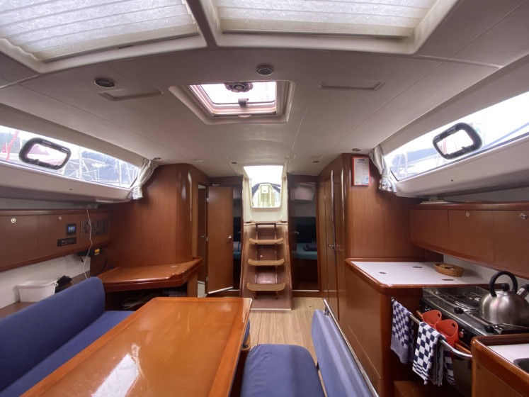 Oceanis 43 - Boatscribe.com