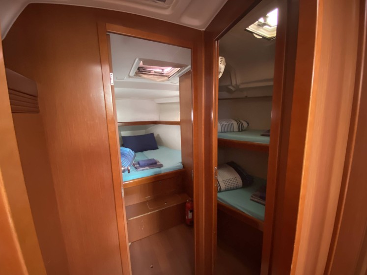 Oceanis 43 - Boatscribe.com