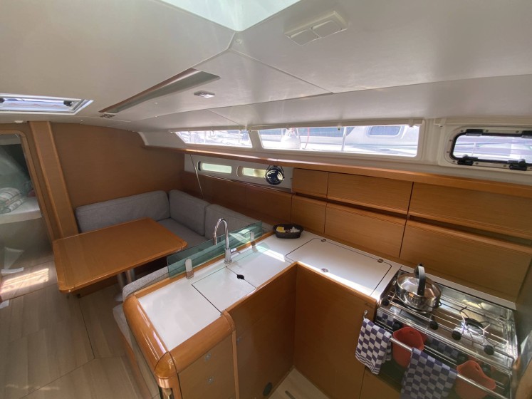 Sun Odyssey 419 - Boatscribe.com