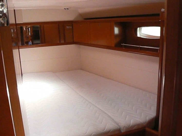 Oceanis 54 - Boatscribe.com