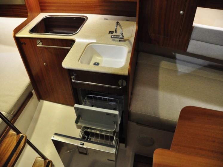 Maxus evo 24 Prestige - Boatscribe.com
