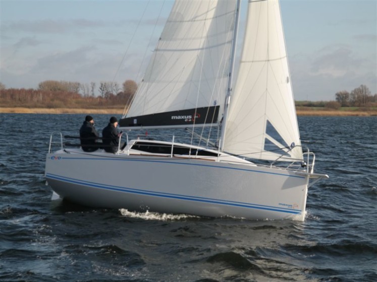 Maxus evo 24 Prestige - Boatscribe.com