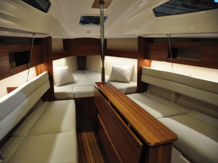 Maxus evo 24 Prestige - Boatscribe.com