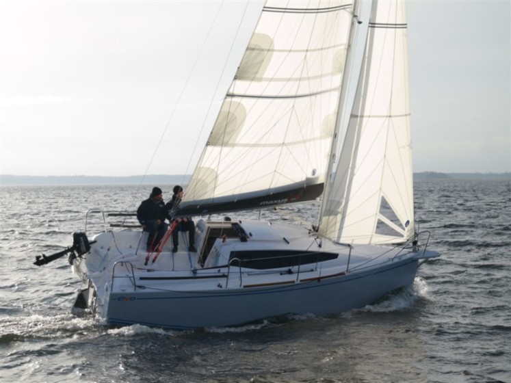 Maxus evo 24 Prestige - Boatscribe.com