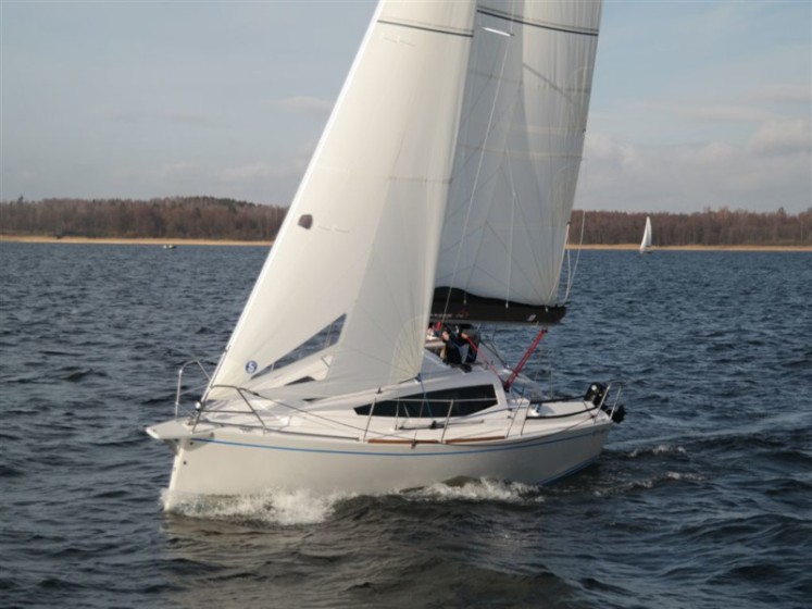 Maxus evo 24 Prestige - Boatscribe.com