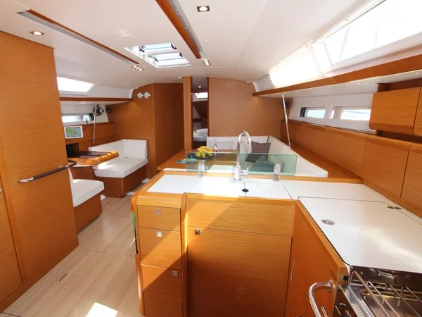 Sun Odyssey 449 - Boatscribe.com