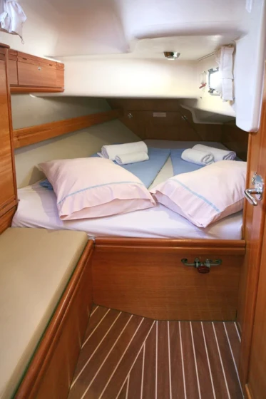 Bavaria 38 Cruiser - Boatscribe.com