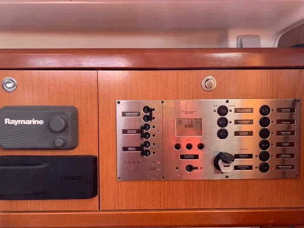 Oceanis 43 - Boatscribe.com