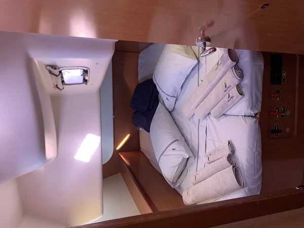 Oceanis 43 - Boatscribe.com