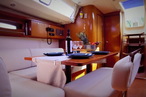 Oceanis 43 - Boatscribe.com