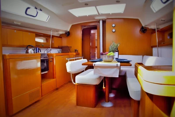 Oceanis 43 - Boatscribe.com