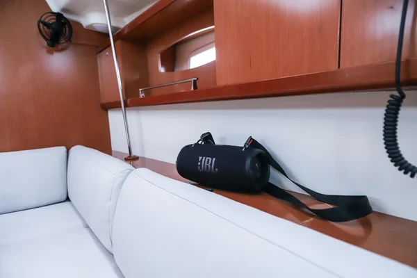 Oceanis 43 - Boatscribe.com