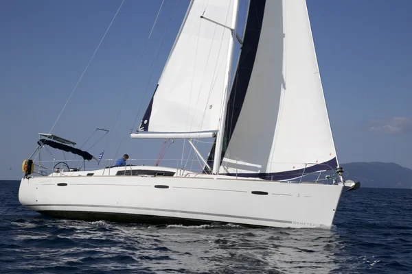 Oceanis 43 - Boatscribe.com