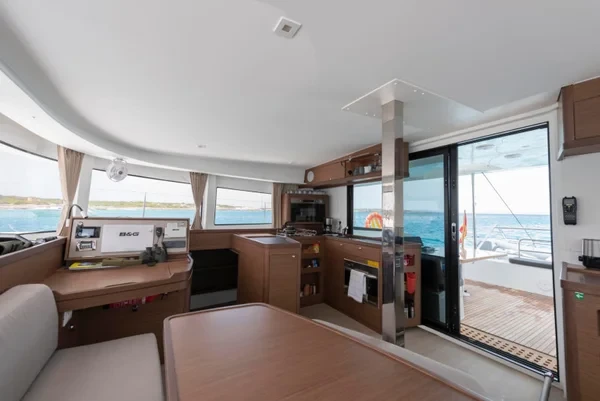 Lagoon 42 - Boatscribe.com