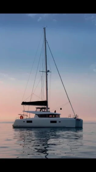 Lagoon 42 - Boatscribe.com