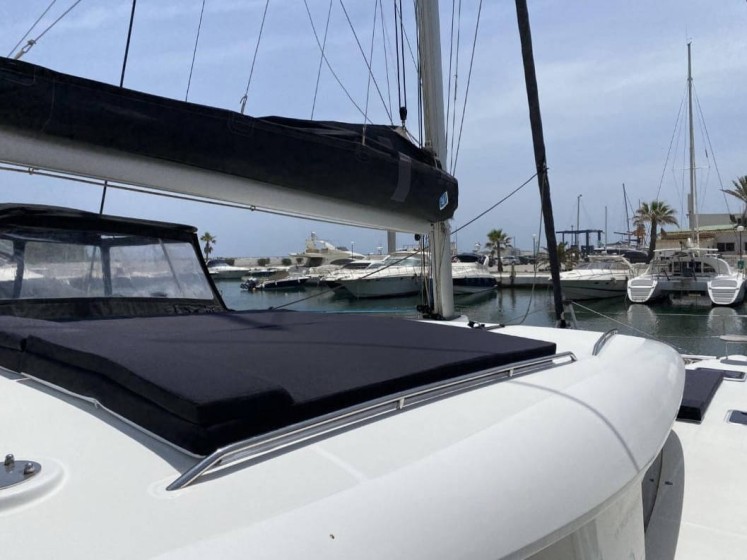 Lagoon 400 S2 - Boatscribe.com