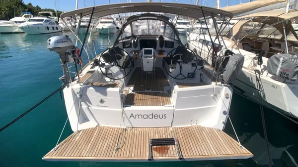 Sun Odyssey 389 - Boatscribe.com