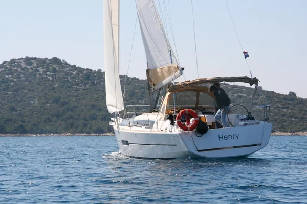 Dufour 382 GL - Boatscribe.com