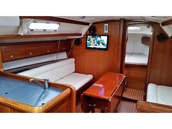 Bavaria 36 - Boatscribe.com