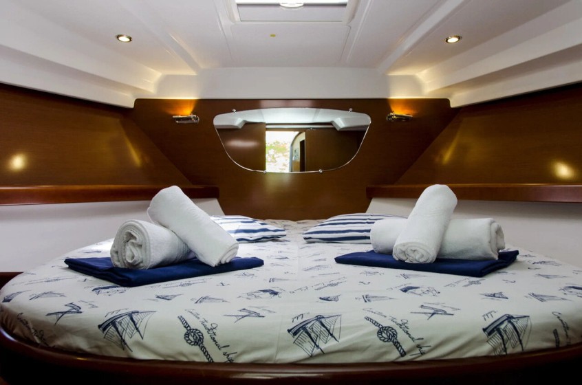 Antares 36 - Boatscribe.com
