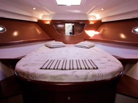 Antares 36 - Boatscribe.com