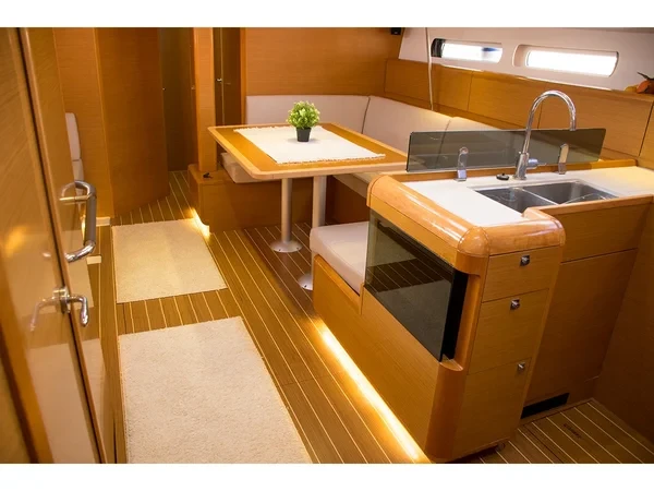 Sun Odyssey 439 - Boatscribe.com