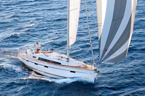 Bavaria 41 Cruiser - Boatscribe.com