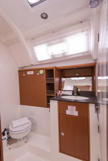 Bavaria 41 Cruiser - Boatscribe.com