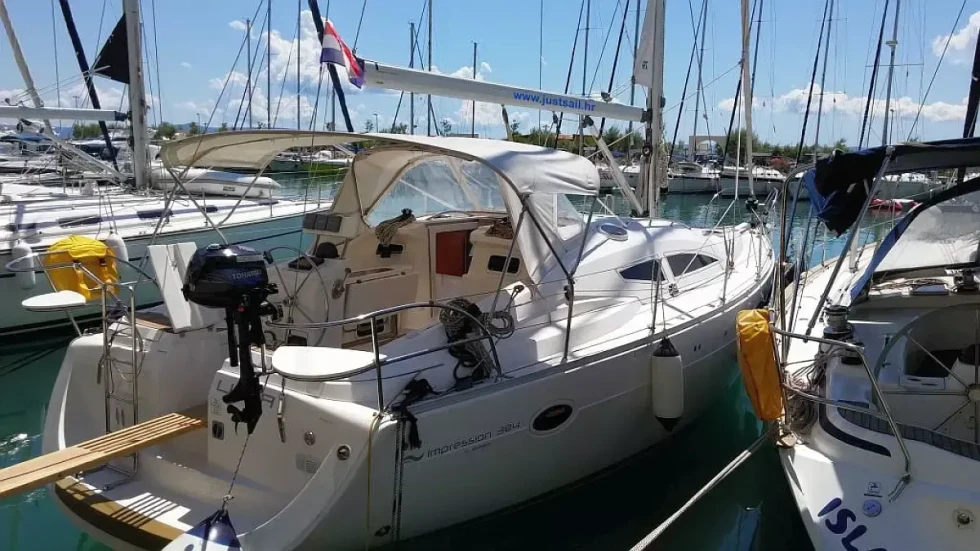 Elan 384 Impression - Boatscribe.com