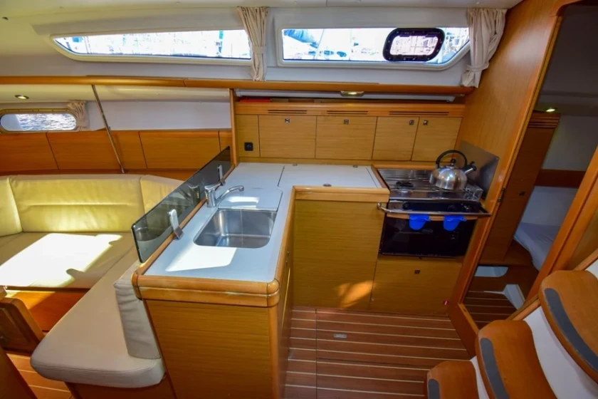Sun Odyssey 36i - Boatscribe.com
