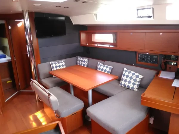 Oceanis 45 - Boatscribe.com