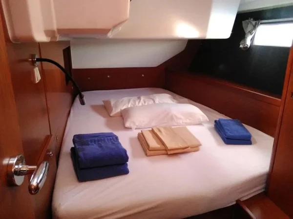 Oceanis 45 - Boatscribe.com