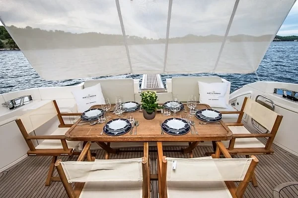 Azimut 47 Fly - Boatscribe.com