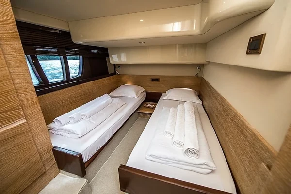 Azimut 47 Fly - Boatscribe.com