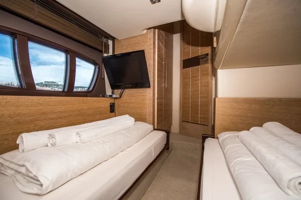 Azimut 47 Fly - Boatscribe.com