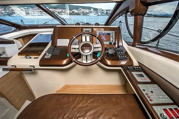 Azimut 47 Fly - Boatscribe.com