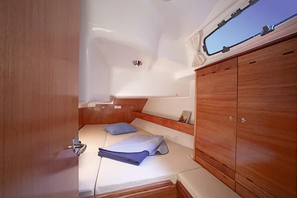Bavaria 37 Cruiser - Boatscribe.com