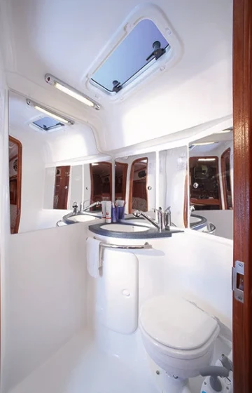 Bavaria 37 Cruiser - Boatscribe.com
