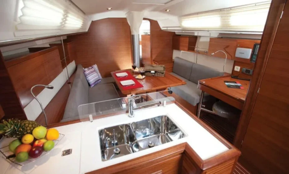 Salona 41 - Boatscribe.com