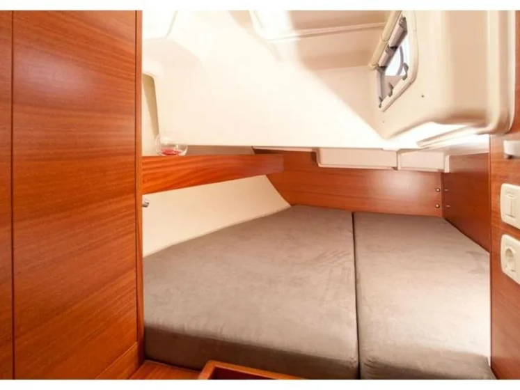 Salona 41 - Boatscribe.com