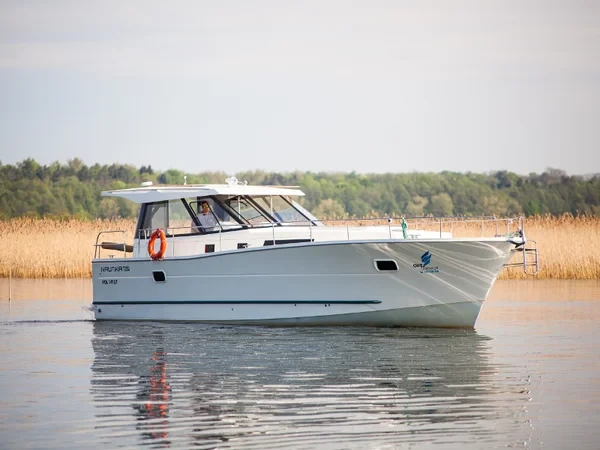 Nautika 1300  - Boatscribe.com