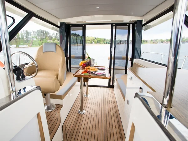 Nautika 1300  - Boatscribe.com