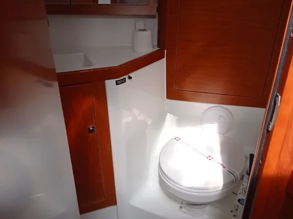 Oceanis 45 - Boatscribe.com