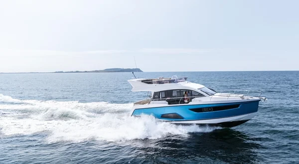 Sealine F430 - Boatscribe.com