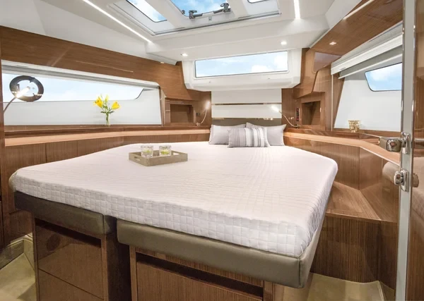 Sealine F430 - Boatscribe.com