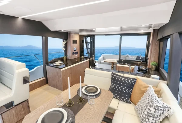 Sealine F430 - Boatscribe.com